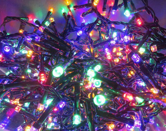 Светодиодная гирлянда для елки 230 см., 800 разноцветных LED лампочек, СТАТИЧЕСКОЕ свечение, длина 16 м. Triumph Tree (463874)