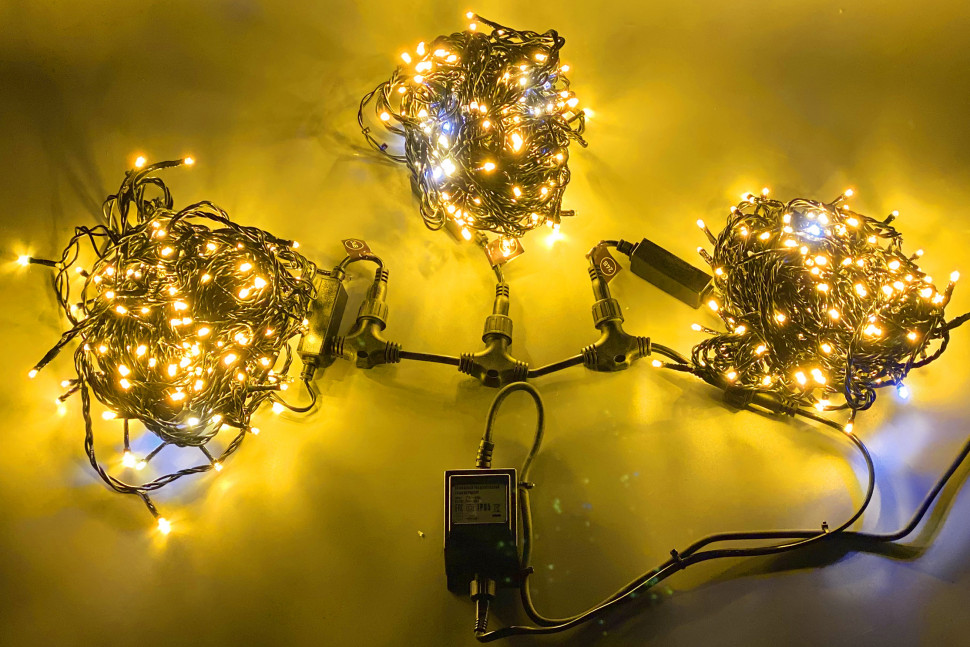 Комплект гирлянд 3 нити по 20 м, 24В, 600 желтых LED ламп, мерцание, черный провод ПВХ, Teamprof (TPF-S3*20F-B/Y)