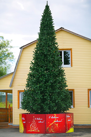 Уличная искусственная елка Альпийская зеленая 15 м., ствольная, ПВХ, Green Trees (GT15APVC)