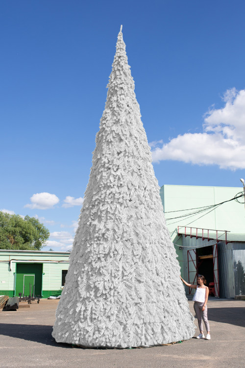 Уличная елка Русская белая 21 м., каркасная, ПВХ, Green Trees (GT21RUSPVCW)