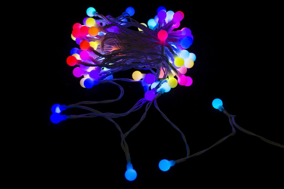 Светодиодная нить шарики с пультом 11,5 м., 220V, 96 разноцветных LED ламп, диаметр шарика 1.6 см, белый провод, Winner Light (m.01.5W.96-1.6ball)