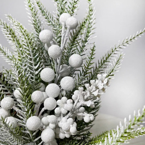Новогодняя настольная композиция с белыми ягодами и шишкой 35 см., Christmas DeLuxe (89295)