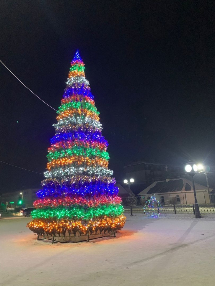 Уличная светодинамическая елка Уральская зеленая 14 м., каркасная, ПВХ, Green Trees (GT14URPVCLED)