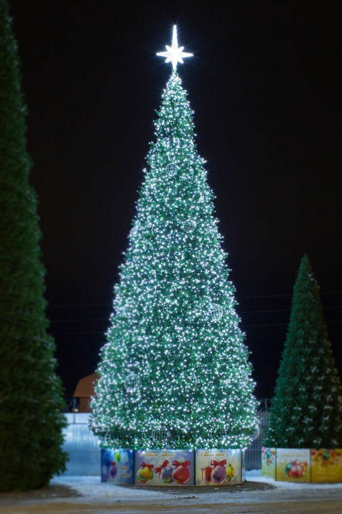 Уличная светодинамическая елка Уральская зеленая 4 м., каркасная, ПВХ, Green Trees (GT4URPVCLED)
