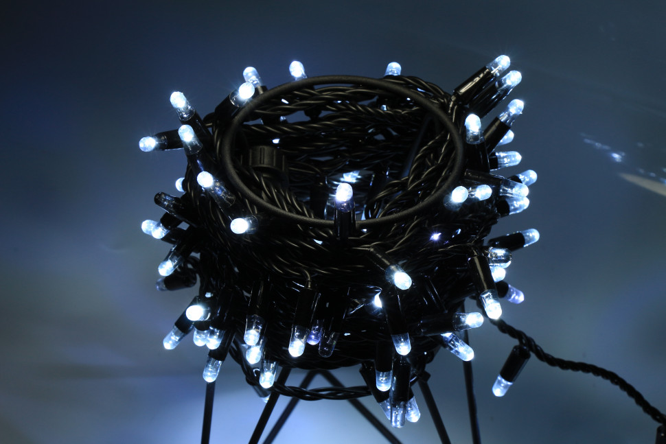 Светодиодная нить 100 холодных белых LED ламп, 10 м., 24В, мерцание, черный резиновый провод, Teamprof (TPF-S10CF-24V-RB/W)