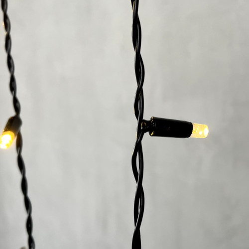 Светодиодная бахрома с колпачком 3,2*0,9 м., 180 теплых белых LED ламп, мерцание, черный провод ПВХ, IP65, LTC (PIL180BLWCAP-11-2WW)